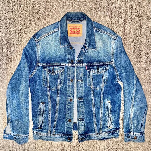 Levi's Levi Strauss Men's Blue Denim Wash Trucker Jacket in Blue Size Medium - Picture 1 of 13